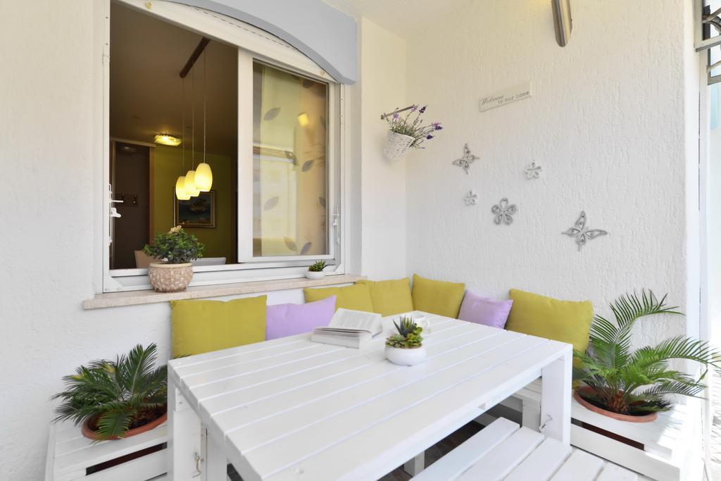 Cozy Beach Apartment Split Exterior photo