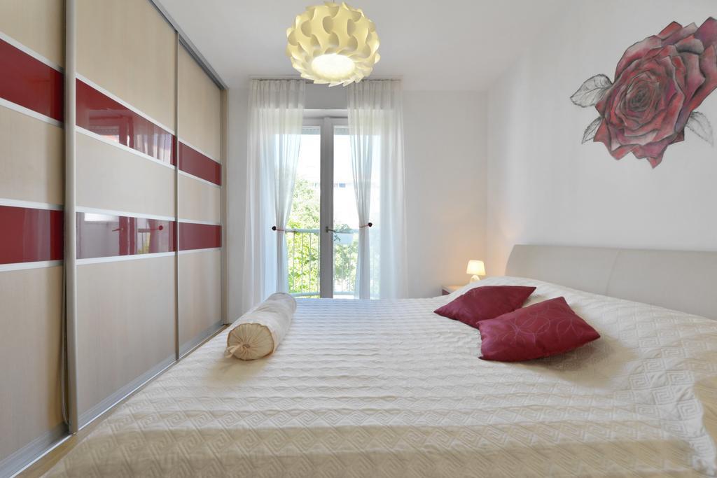 Cozy Beach Apartment Split Exterior photo